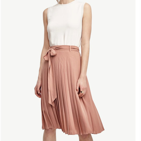 Ann Taylor Dresses & Skirts - Ann Taylor Belted Pleated Skirt
